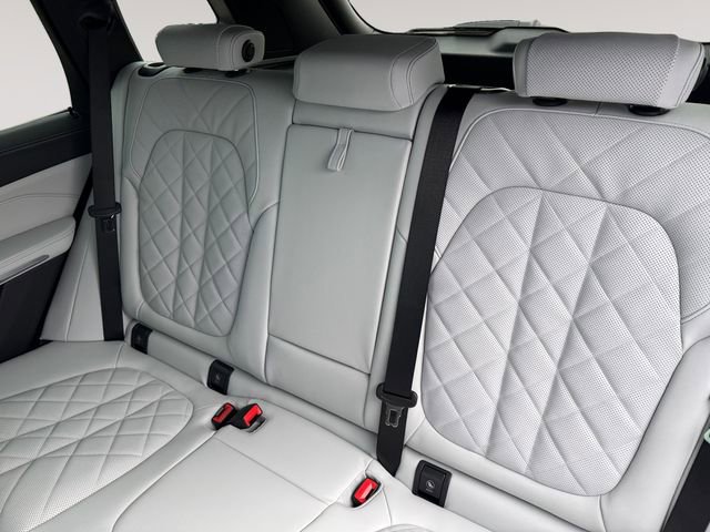 New 2026 BMW X5 xDrive40i AWD/4WD image 13