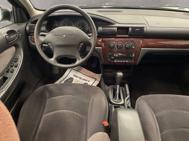Used 2002 Chrysler Sebring LX FWD image 2
