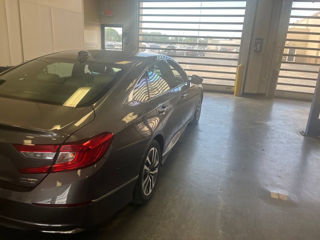 Used 2020 Honda Accord Touring image 11