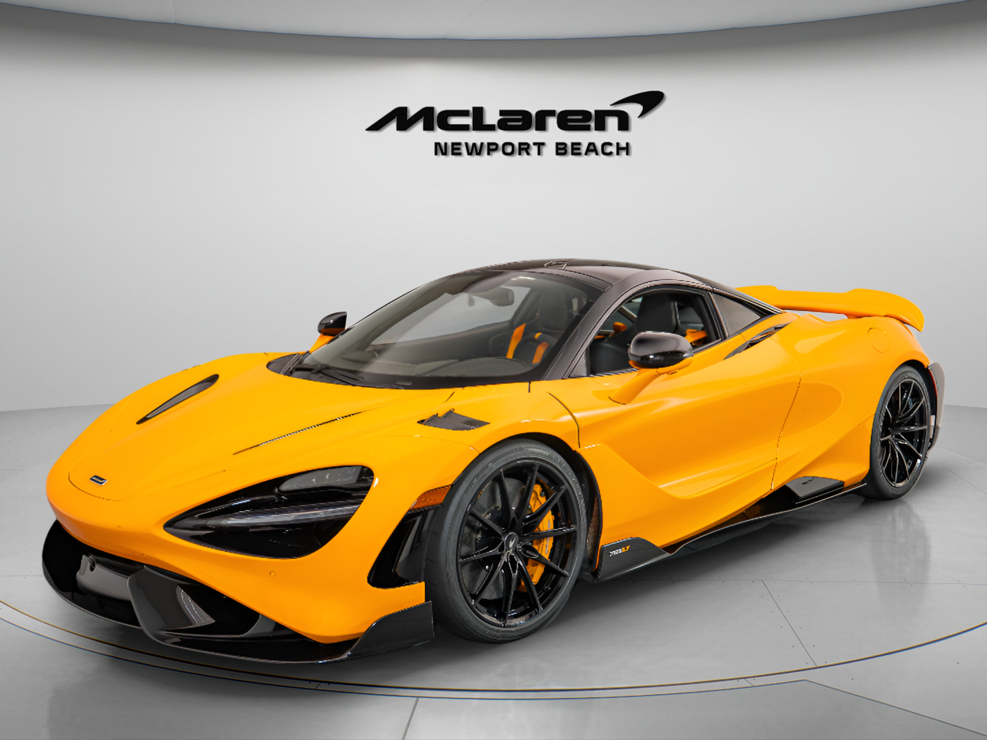 Used 2021 McLaren 765LT RWD image 3