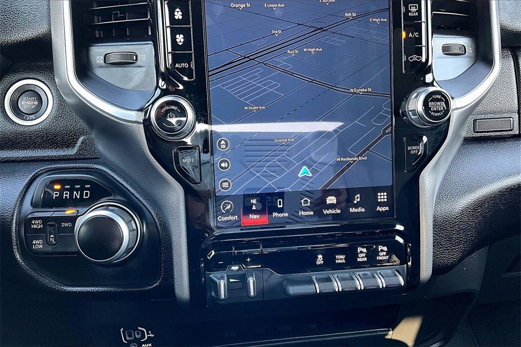 Used 2024 RAM 2500 Big Horn w/ Safety Group image 32