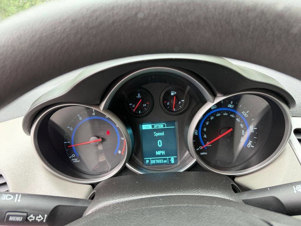 Used 2016 Chevrolet Cruze LS FWD image 12