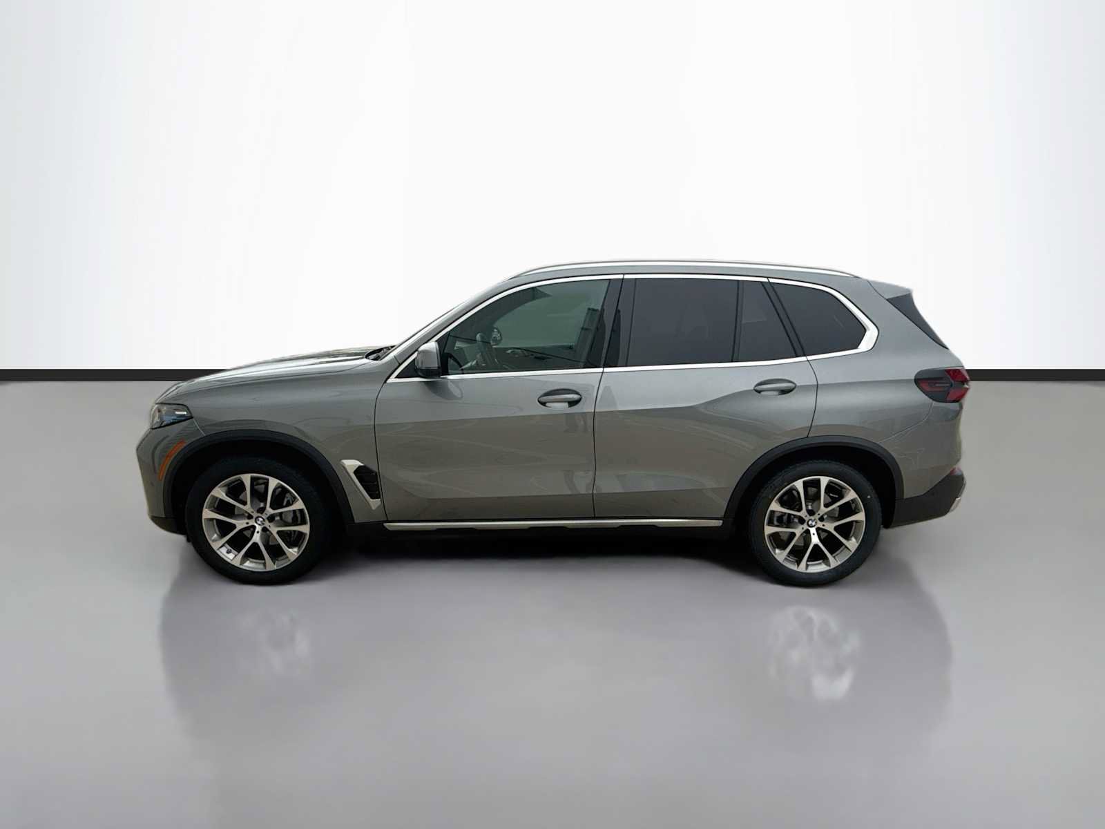 Used 2026 BMW X5 xDrive40i AWD/4WD image 5