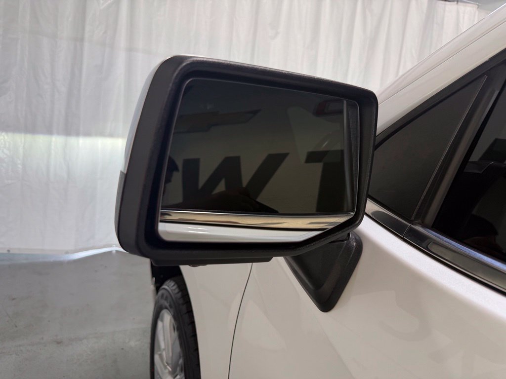 Used 2023 Chevrolet Silverado 1500 High Country w/ High Country Premium Package AWD/4WD image 16