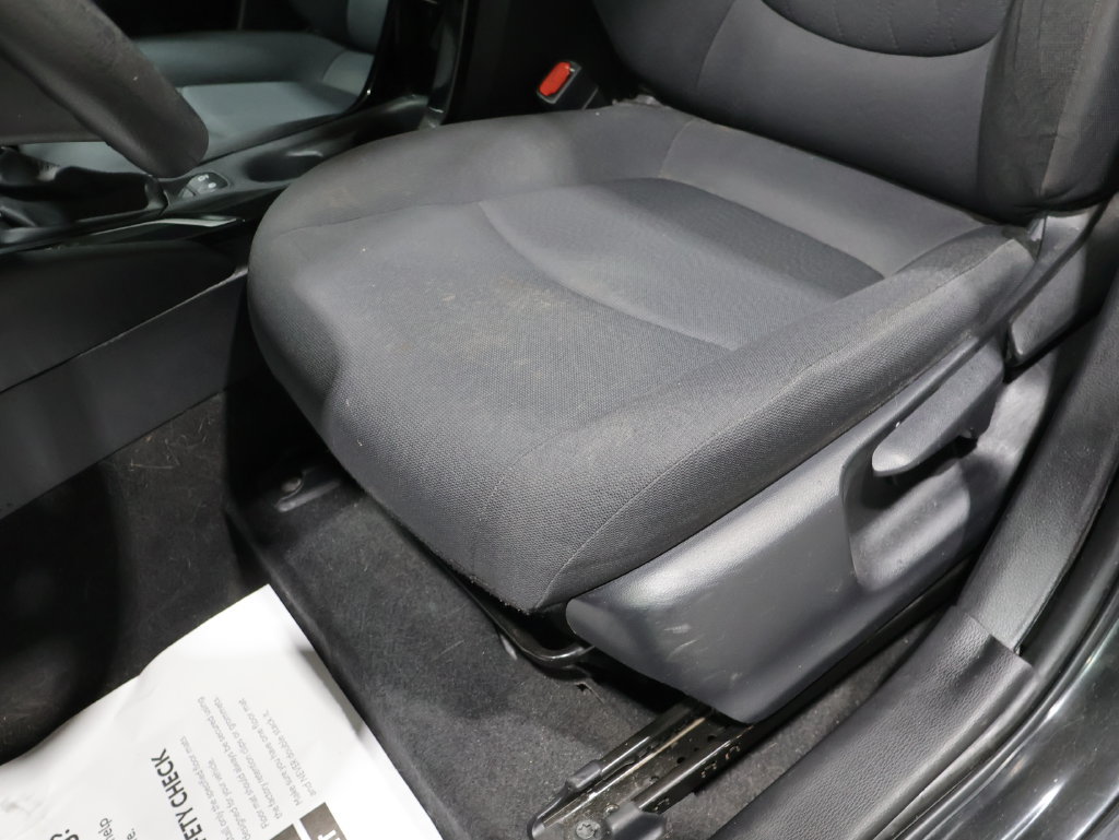 Used 2020 Toyota Corolla LE FWD image 11