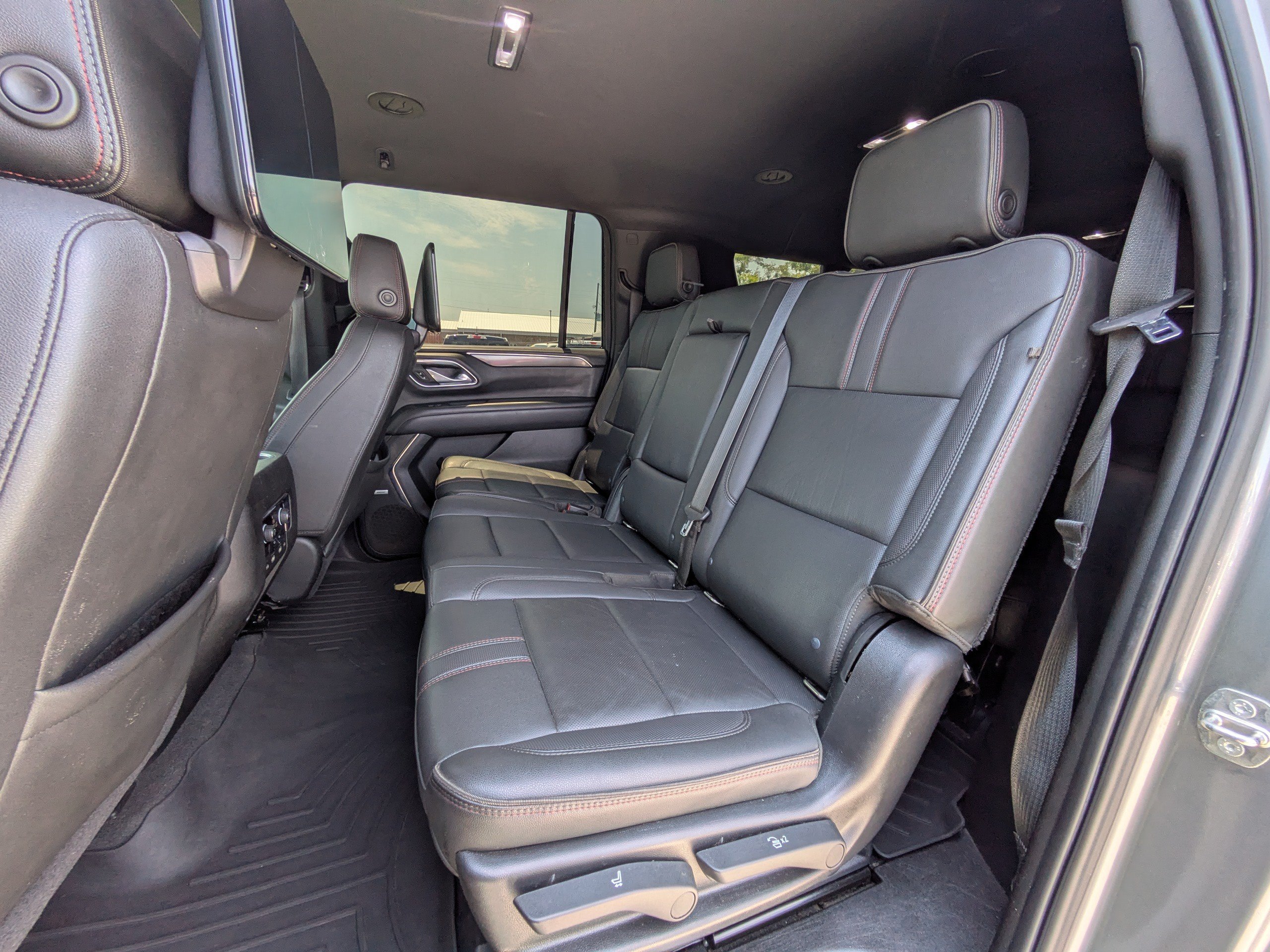 Used 2021 Chevrolet Suburban RST w/ Rear Media and Nav Package RWD image 14