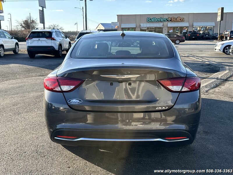 Used 2017 Chrysler 200 Limited Platinum image 6