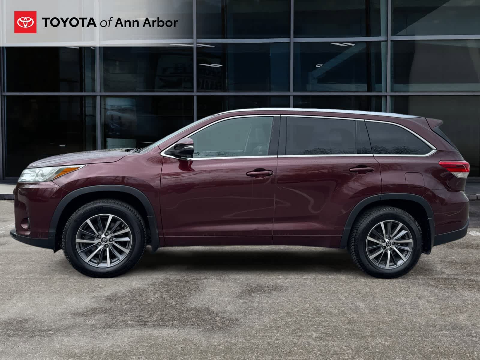 Used 2018 Toyota Highlander XLE AWD/4WD image 10