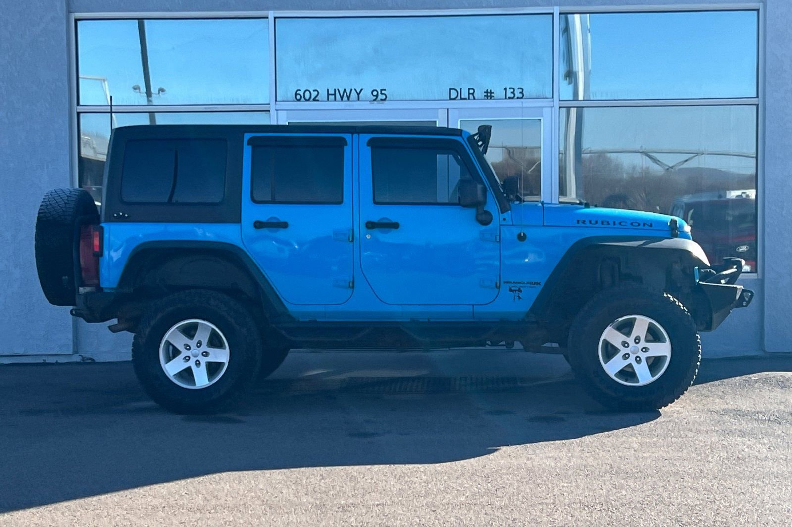 Used 2018 Jeep Wrangler Unlimited Rubicon w/ Cold Weather Group image 2