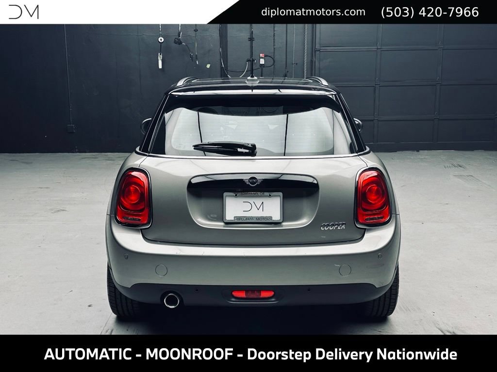 Used 2019 MINI Cooper 4-Door Hardtop w/ Signature Upholstery Package FWD image 6