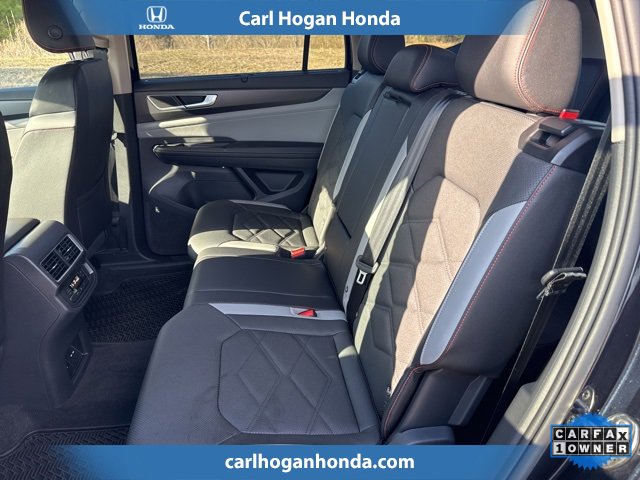 Used 2025 Volkswagen Atlas Peak Edition SE image 14
