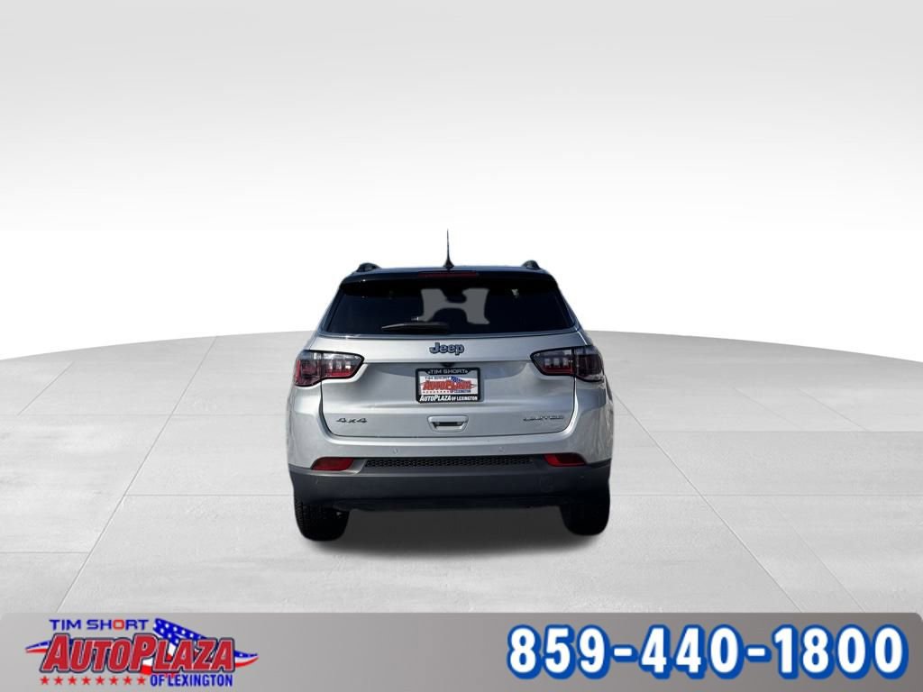 Used 2025 Jeep Compass Limited image 11