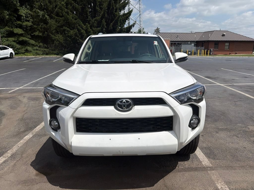 Used 2018 Toyota 4Runner SR5 Premium AWD/4WD image 2