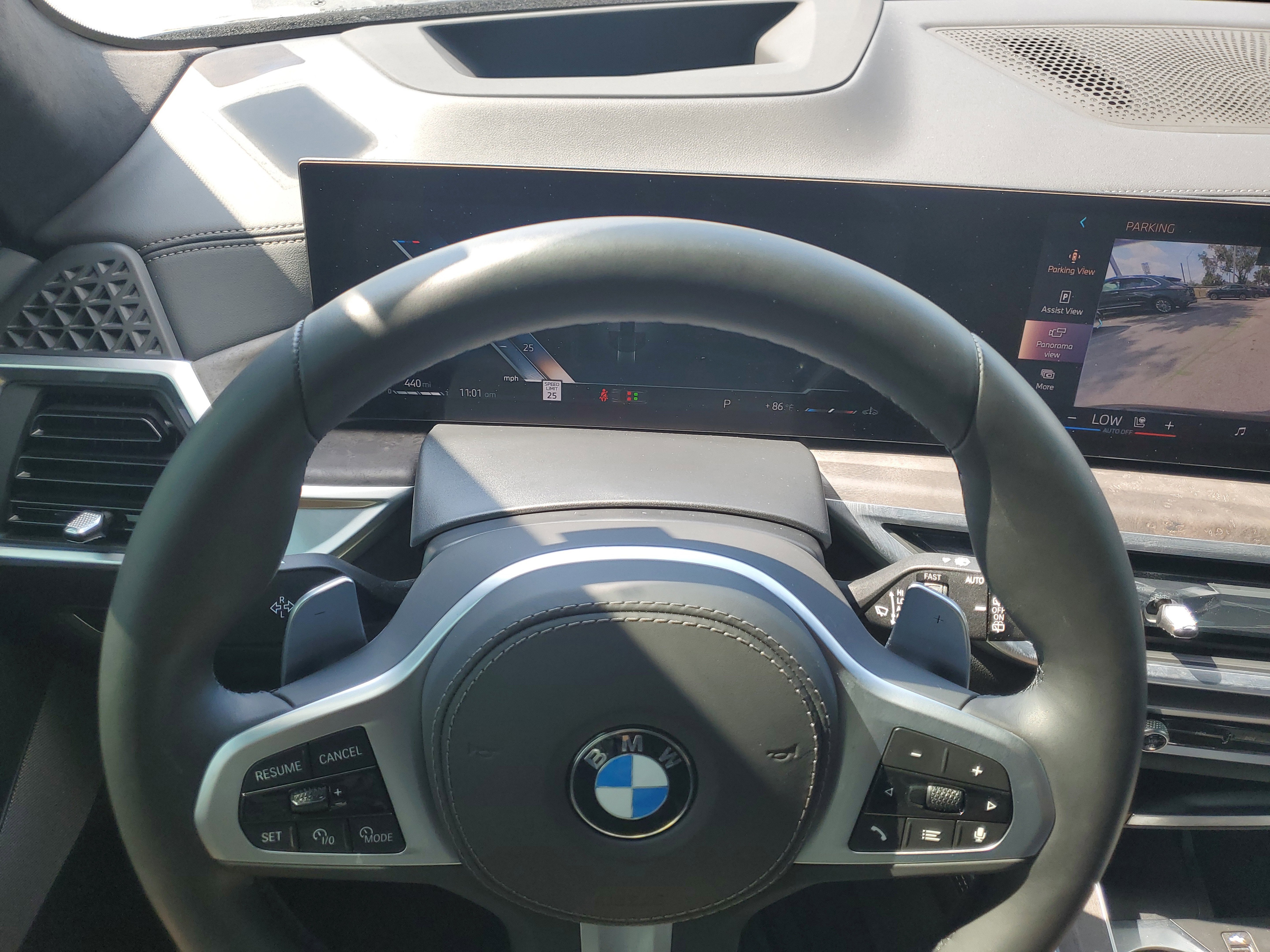 Used 2025 BMW X7 xDrive40i w/ M Sport Package image 25