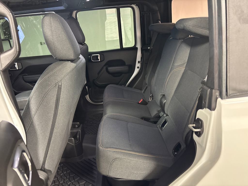 Used 2025 Jeep Gladiator Sport image 38