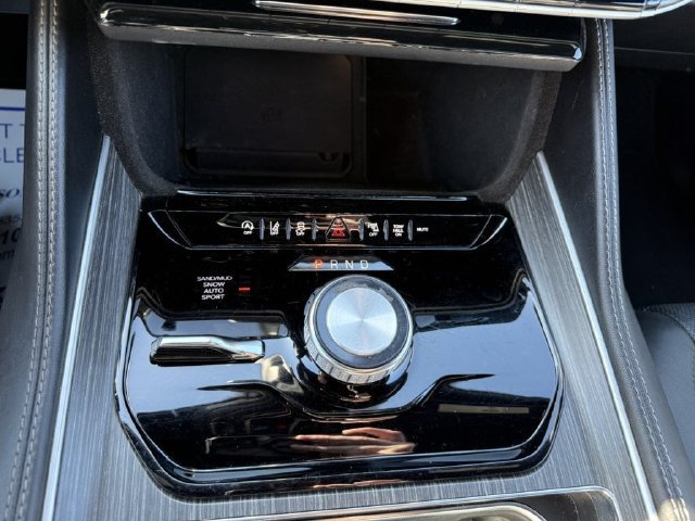 Used 2023 Jeep Wagoneer L Series II AWD/4WD image 31