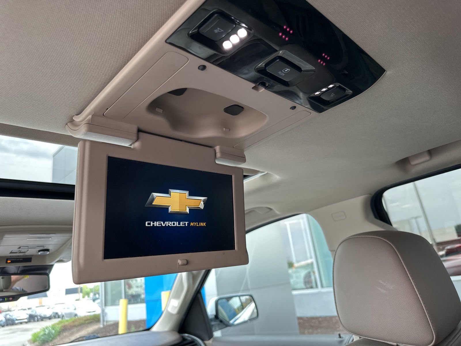 Used 2018 Chevrolet Suburban LT AWD/4WD image 20