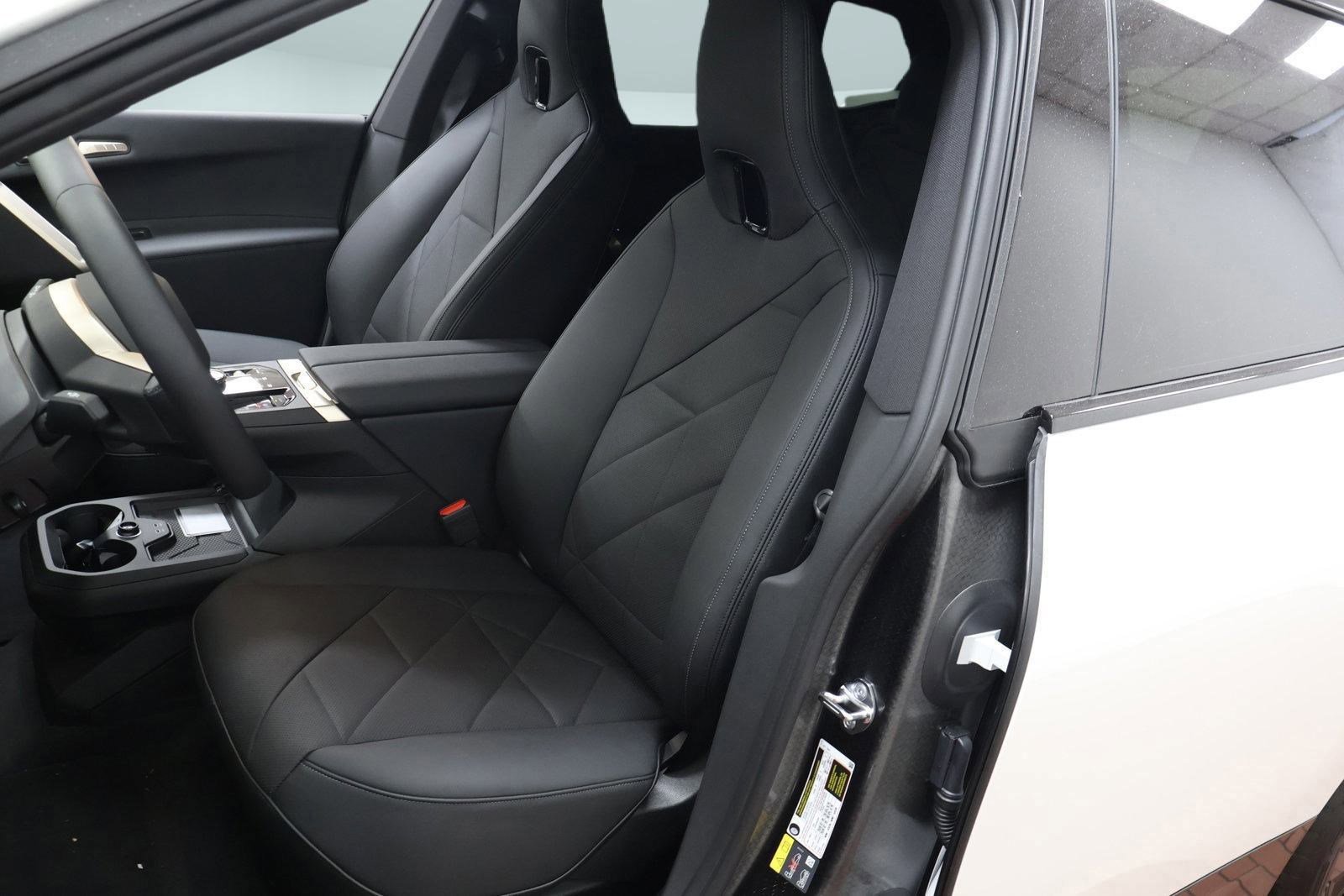 Used 2025 BMW iX xDrive50 w/ Premium Package image 3