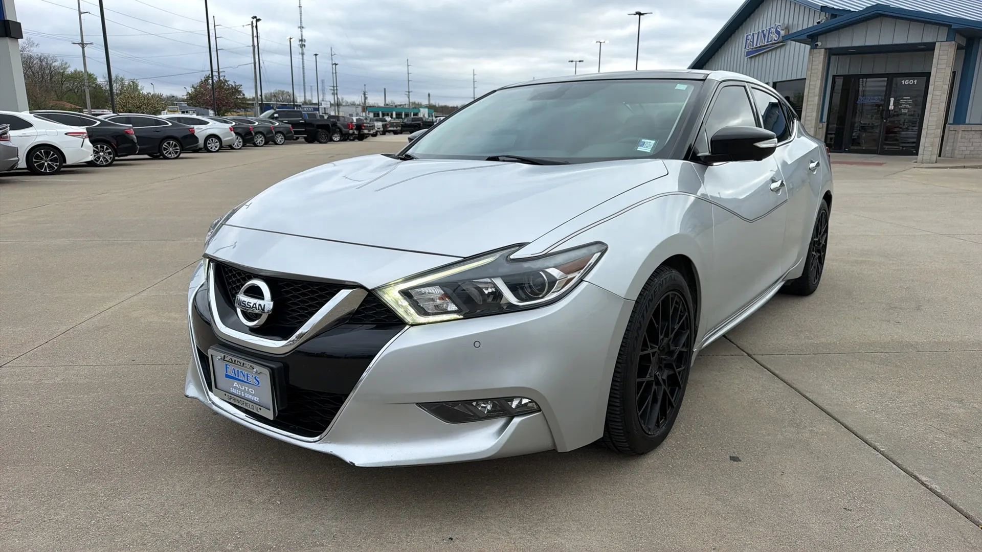 Used 2018 Nissan Maxima Platinum image 2