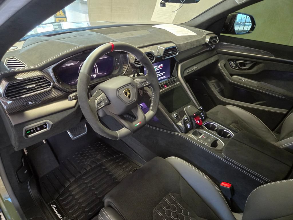 Used 2024 Lamborghini Urus Performante AWD/4WD image 5