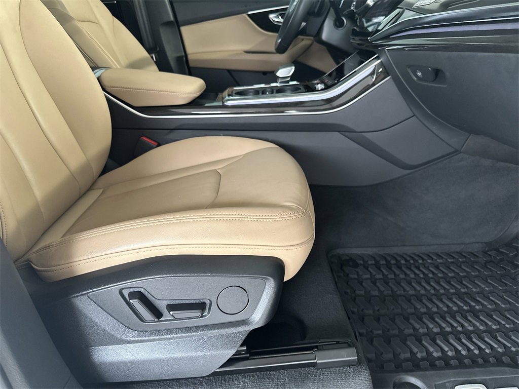 Used 2023 Audi Q7 2.0T Premium w/ Convenience Package image 38