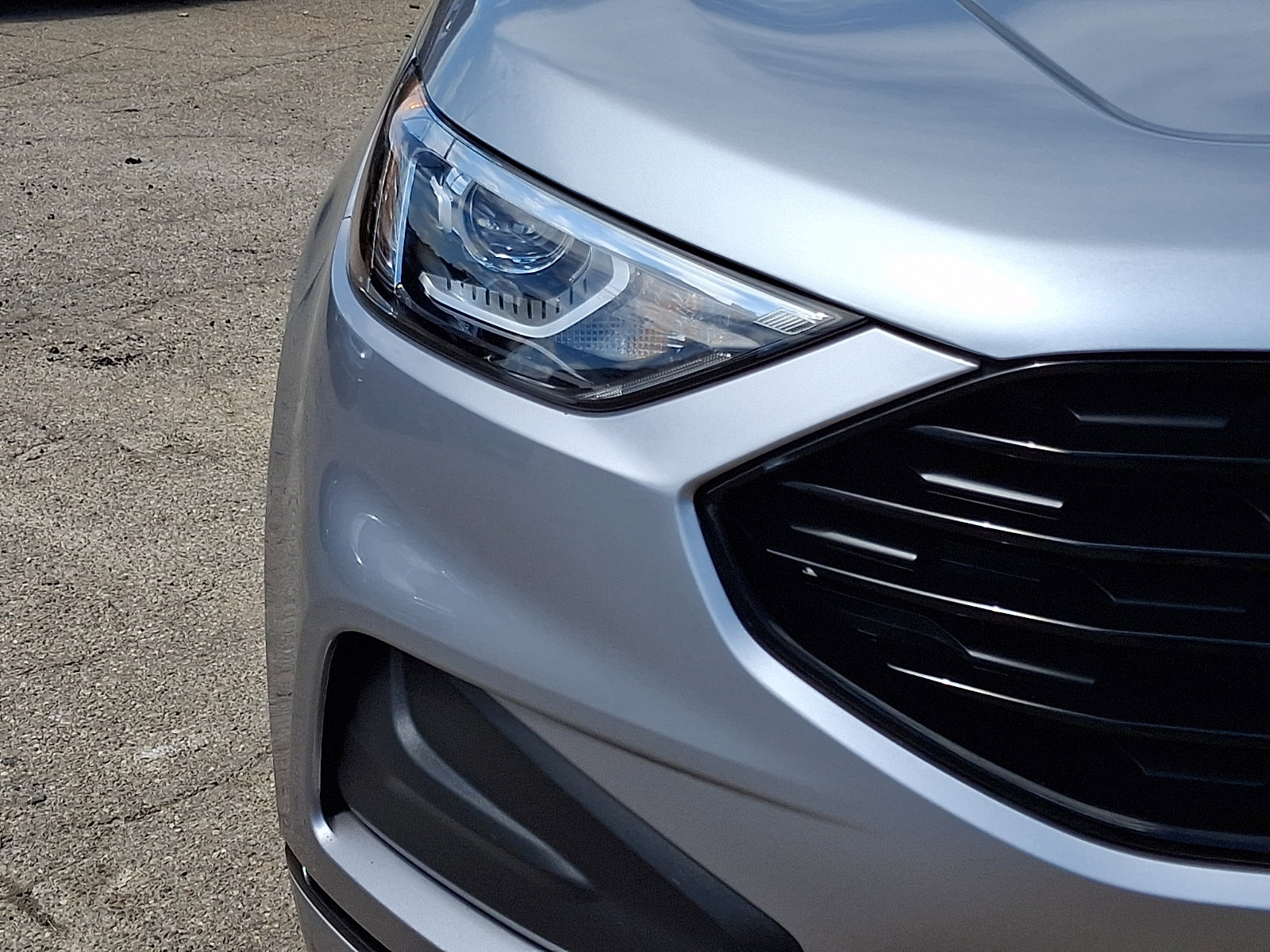 Used 2024 Ford Edge SE w/ Black Appearance Package image 9