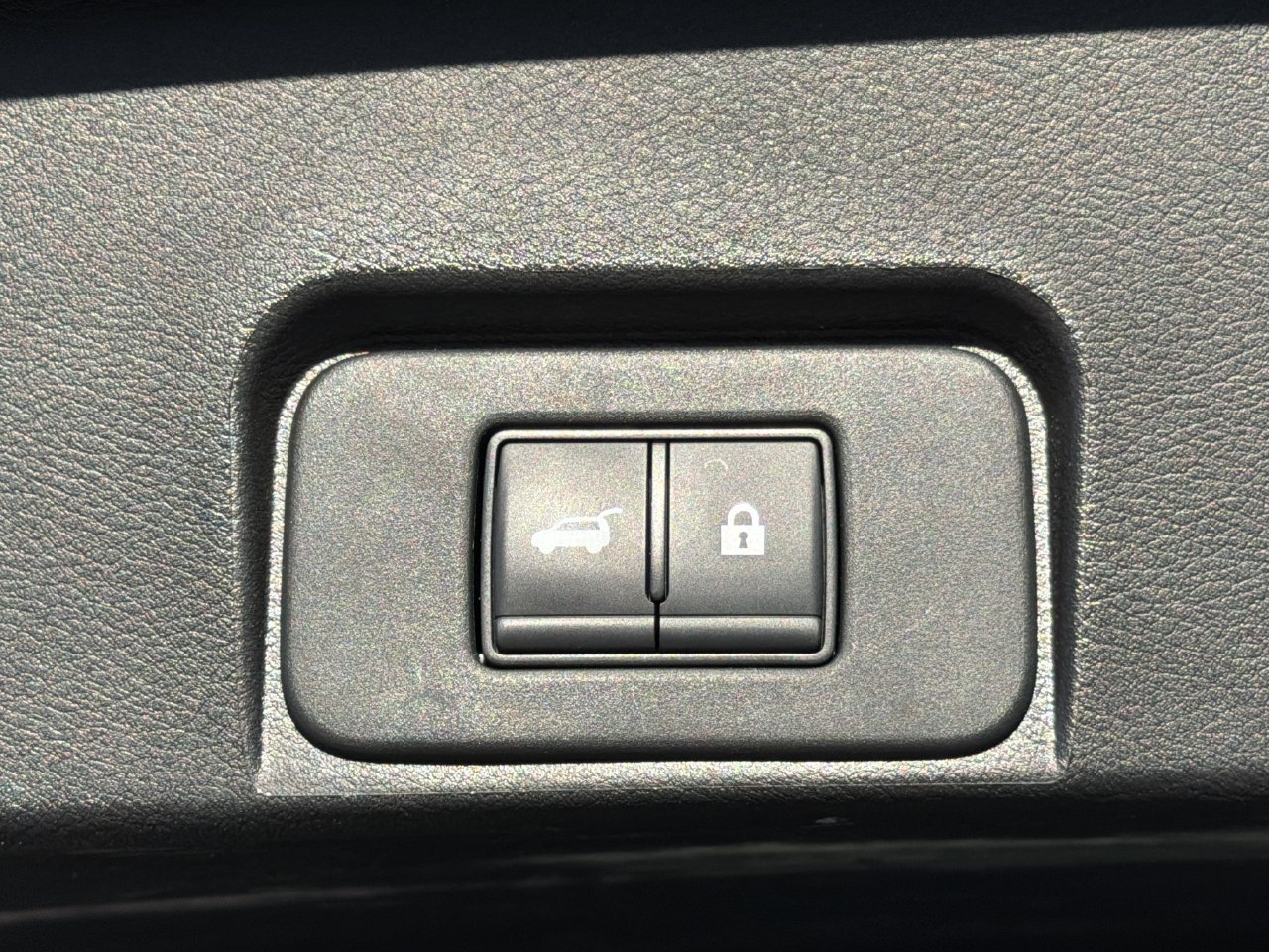 Certified 2025 Nissan Rogue SV AWD/4WD image 26