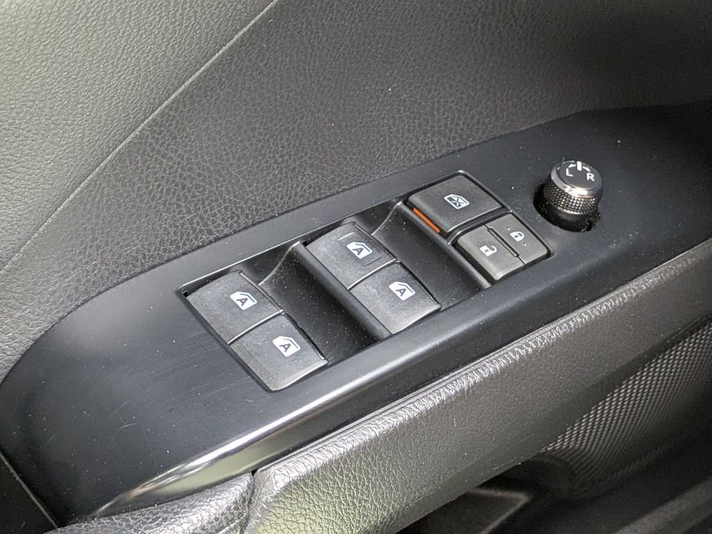Used 2020 Toyota Camry XSE image 23