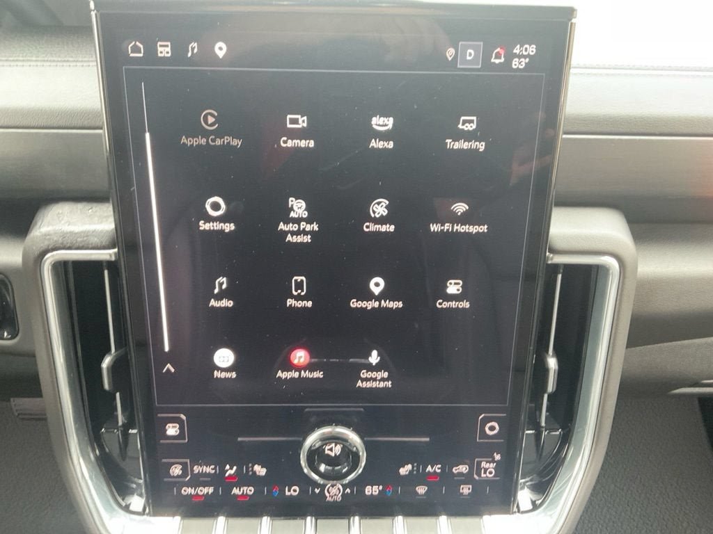 Certified 2025 GMC Yukon Denali AWD/4WD image 17