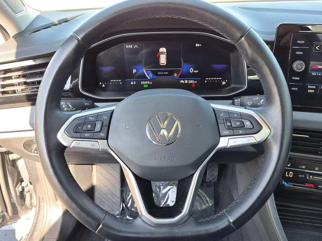 Used 2025 Volkswagen Jetta SE FWD image 19