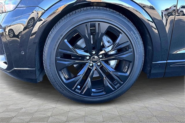 Used 2025 Audi Q8 Prestige w/ Prestige Package image 8