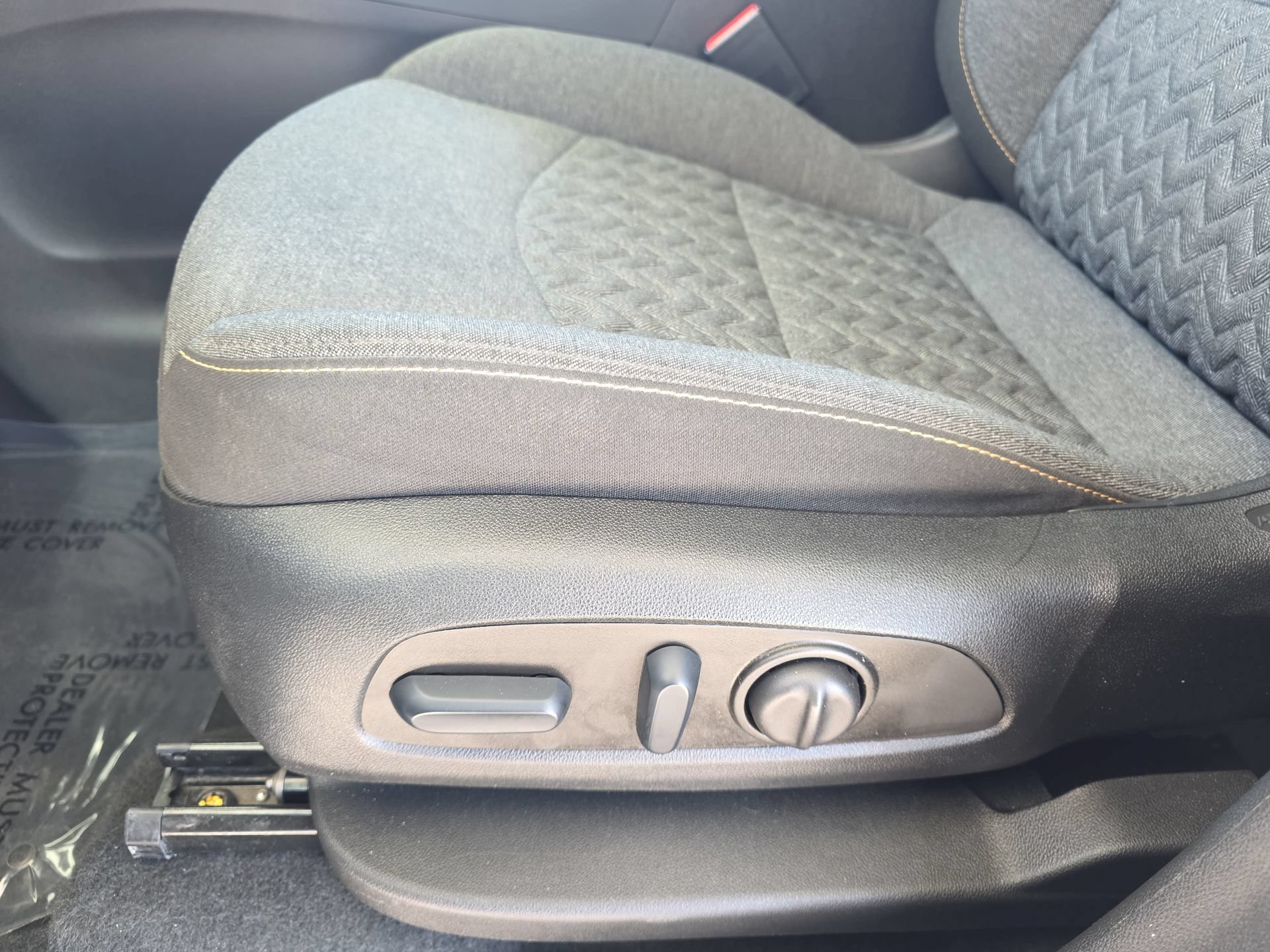 Used 2023 Chevrolet Equinox LT FWD image 28