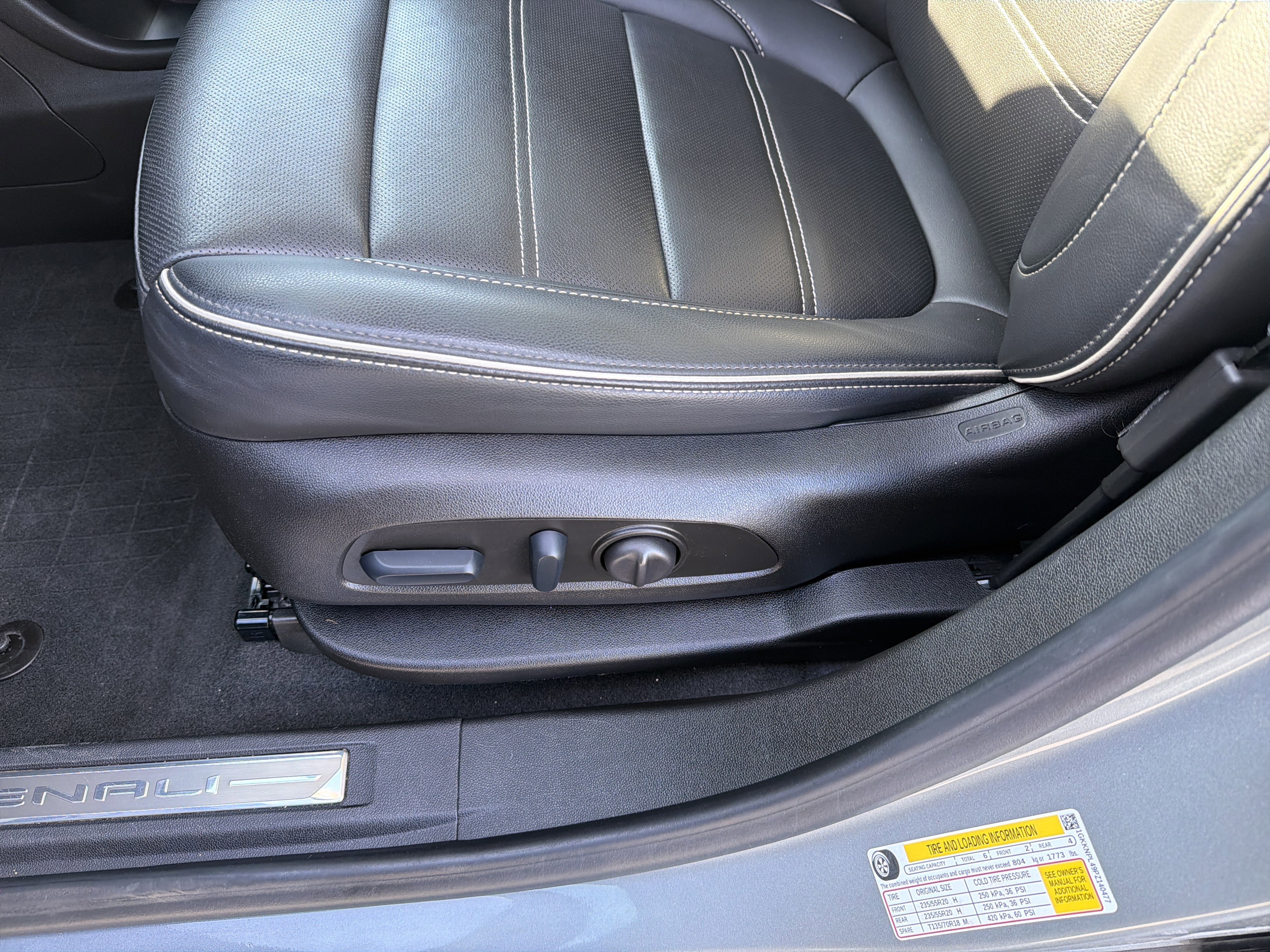 Used 2023 GMC Acadia Denali w/ Denali Technology Package image 19