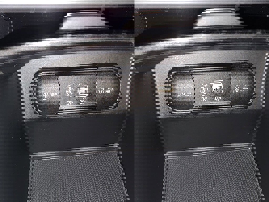 Used 2016 Kia Sorento SX image 24