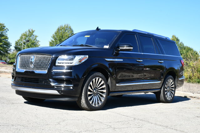 Used 2019 Lincoln Navigator L Reserve AWD/4WD image 3