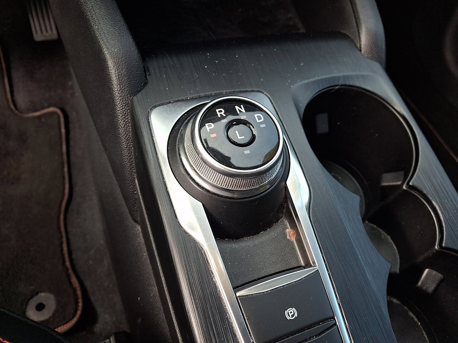 Used 2022 Ford Escape SEL w/ SEL Stealth AWD Package image 16