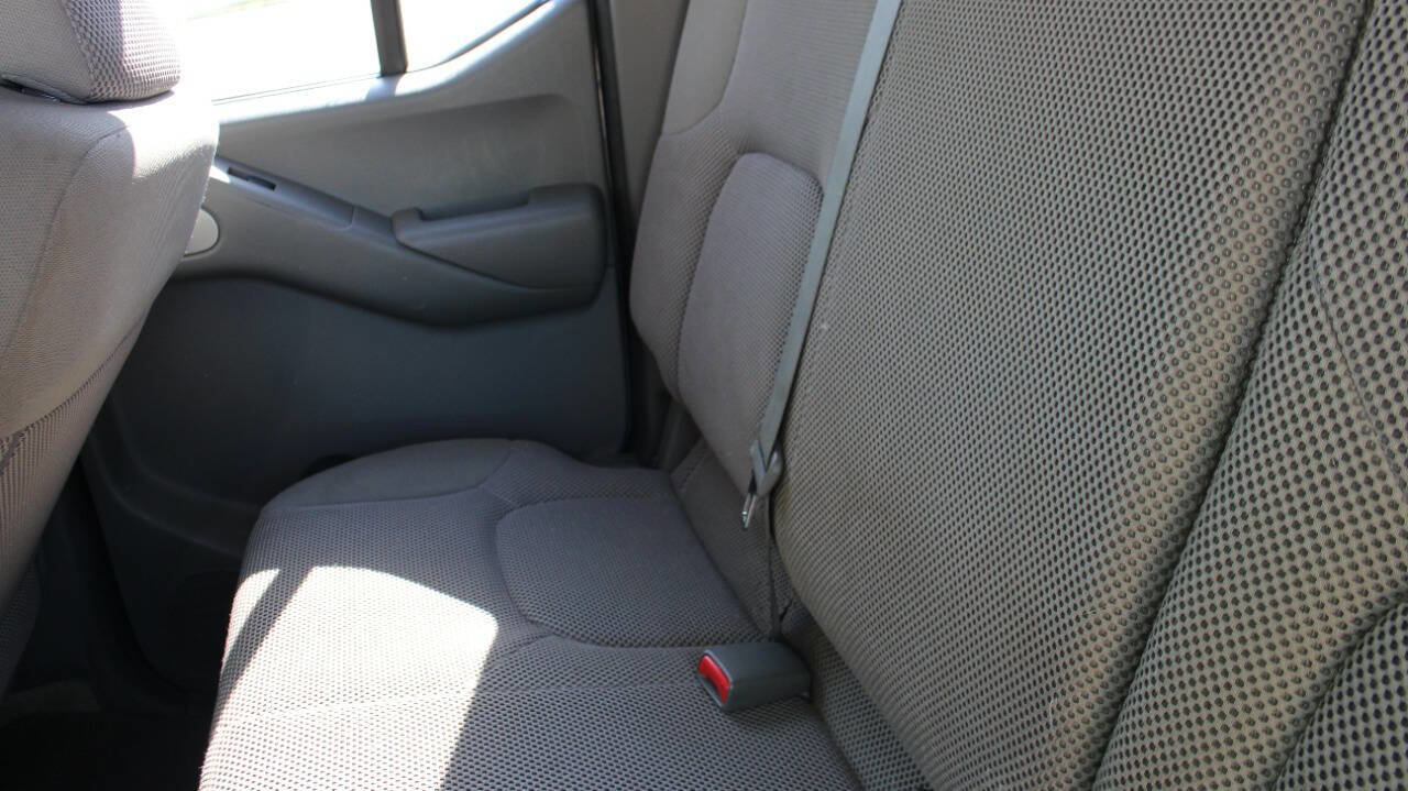 Used 2015 Nissan Frontier SV w/ SV Value Truck Package image 28