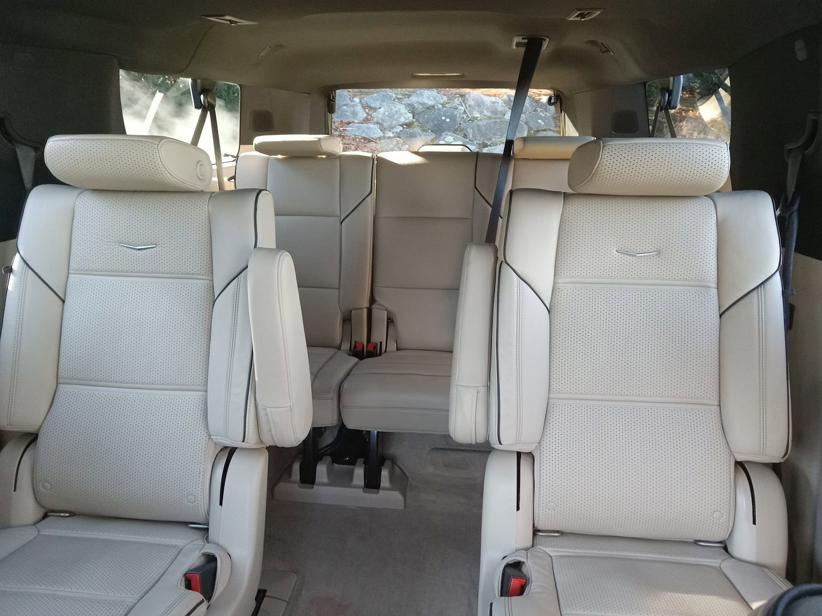 Used 2021 Cadillac Escalade ESV Premium Luxury image 23