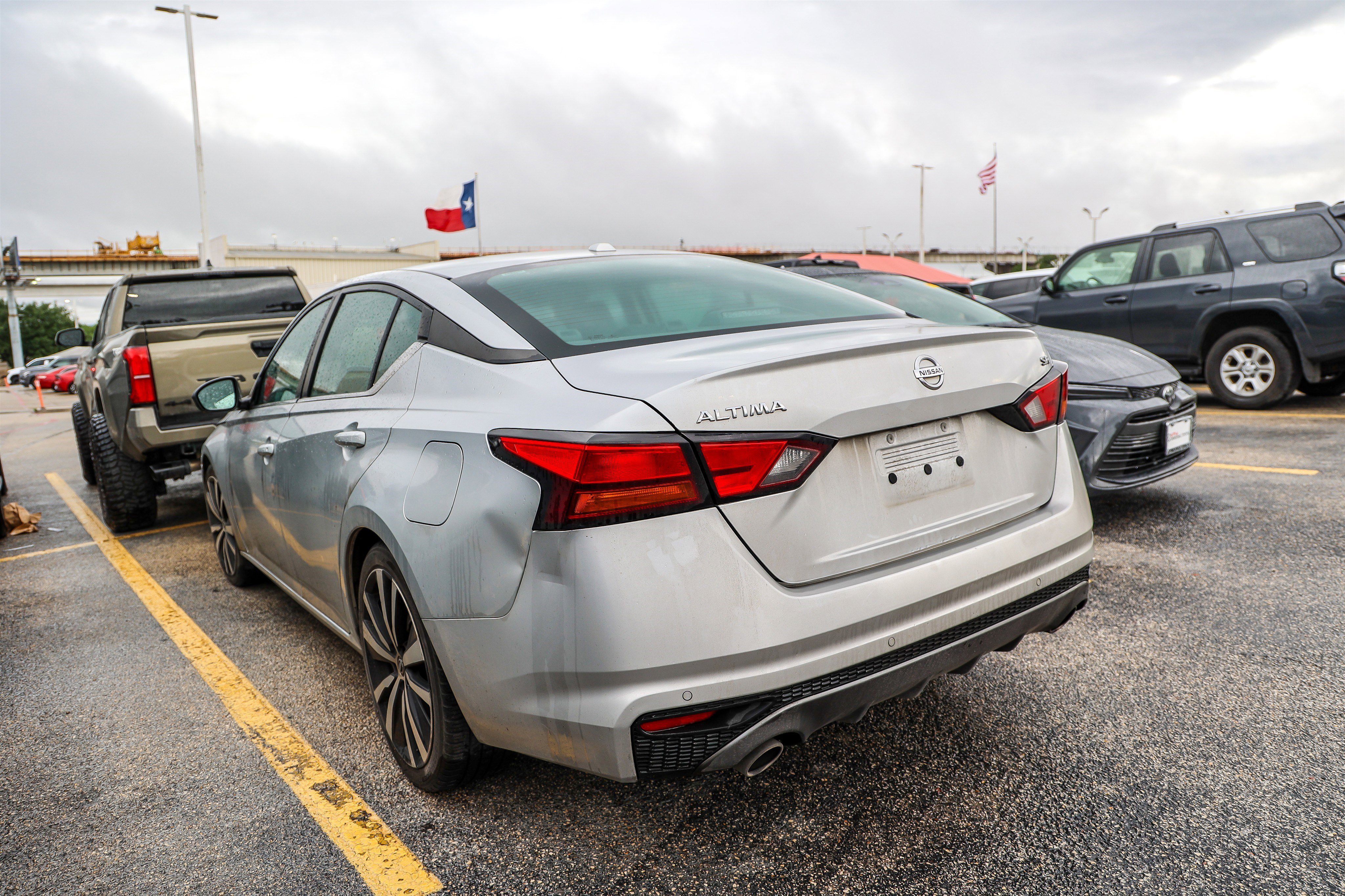 Used 2021 Nissan Altima 2.5 SR FWD image 9