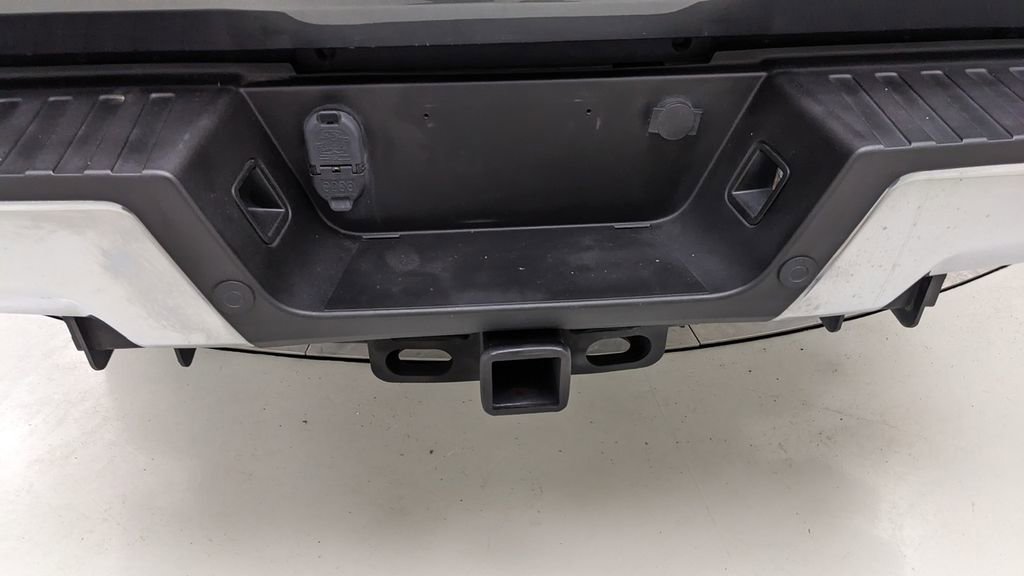 Used 2017 Ford F350 Lariat w/ Chrome Package image 6