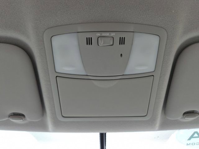 Used 2011 Nissan Leaf SL image 32