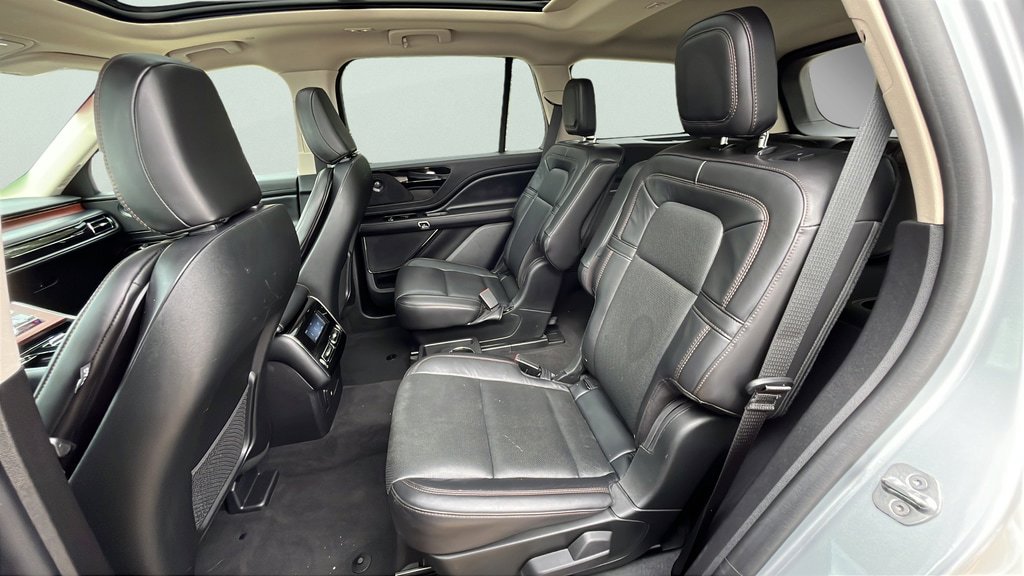 Used 2023 Lincoln Aviator Reserve image 17