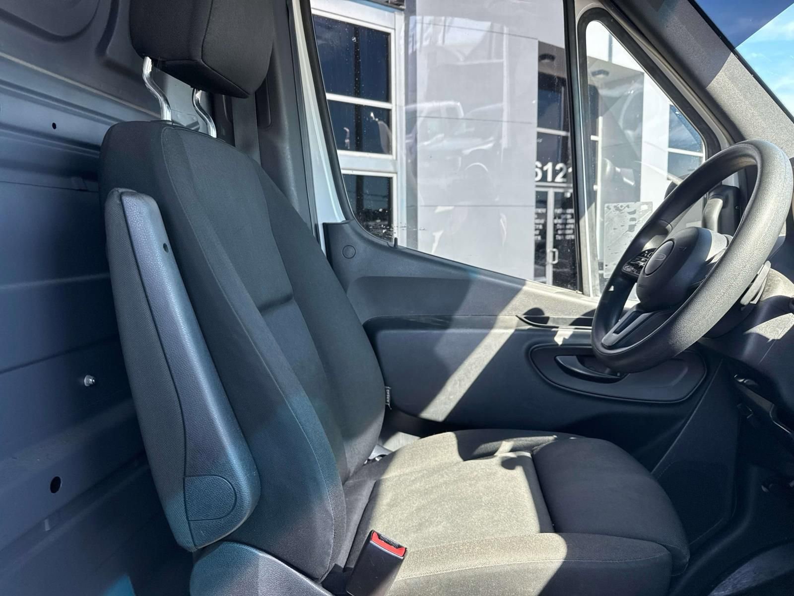 Used 2020 Freightliner Sprinter 2500 RWD image 13