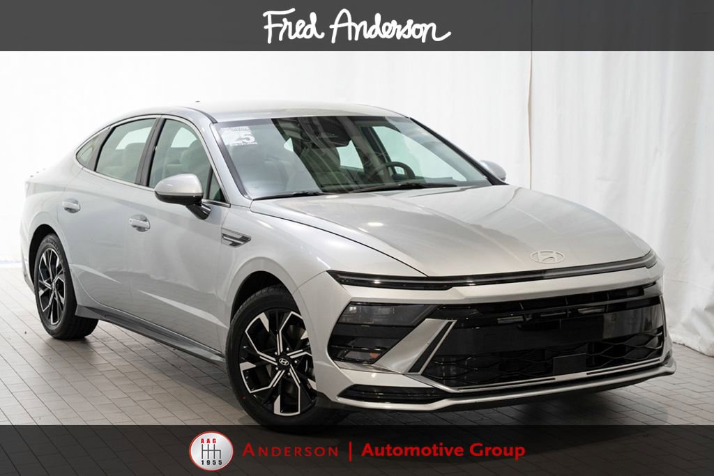 Used 2025 Hyundai Sonata SEL FWD image 1