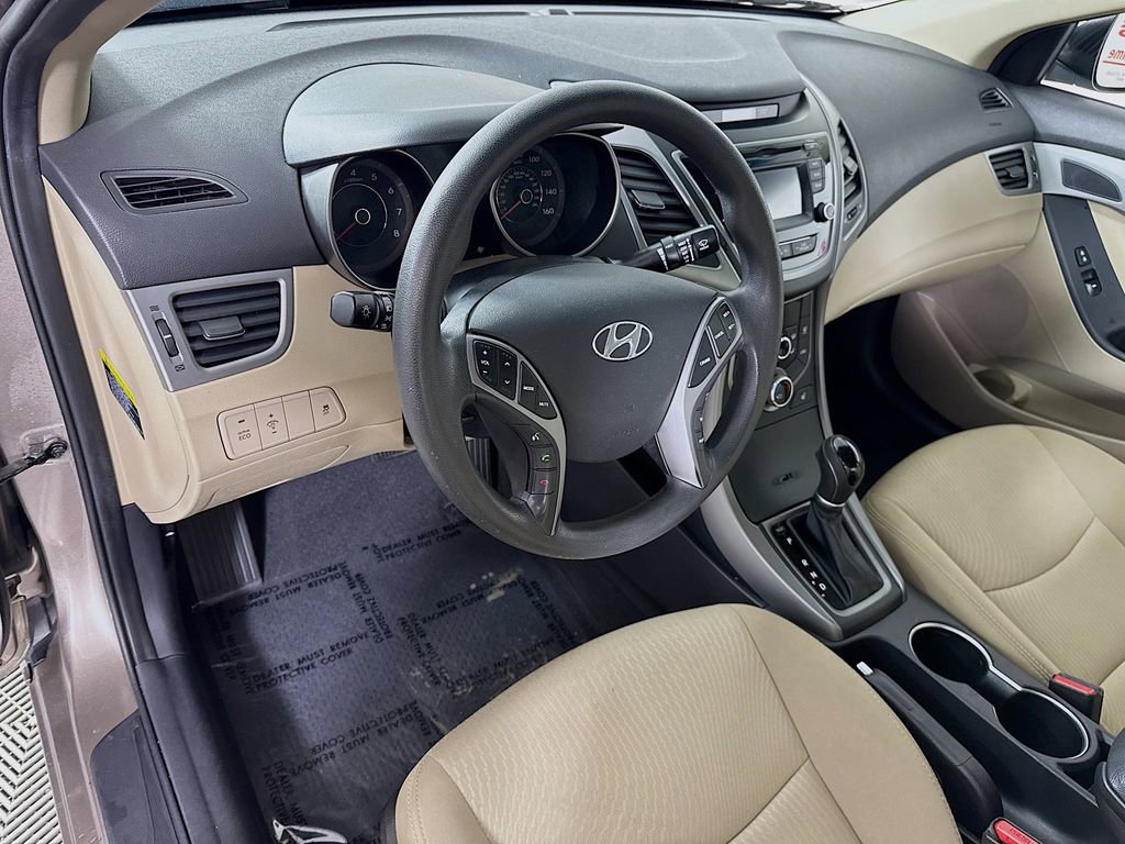 Used 2014 Hyundai Elantra SE w/ Option Group 02 FWD image 17