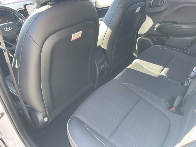 Certified 2025 Hyundai Venue Limited FWD image 18
