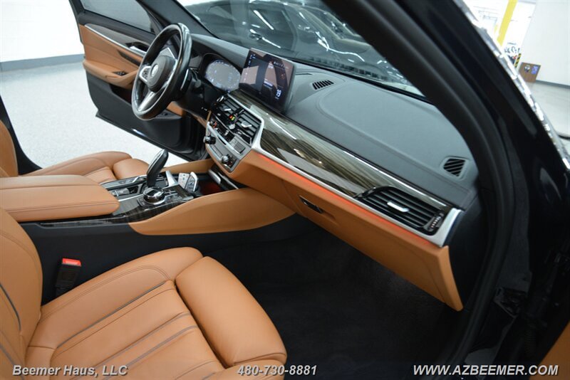 Used 2022 BMW M550i xDrive w/ Executive Package AWD/4WD image 24