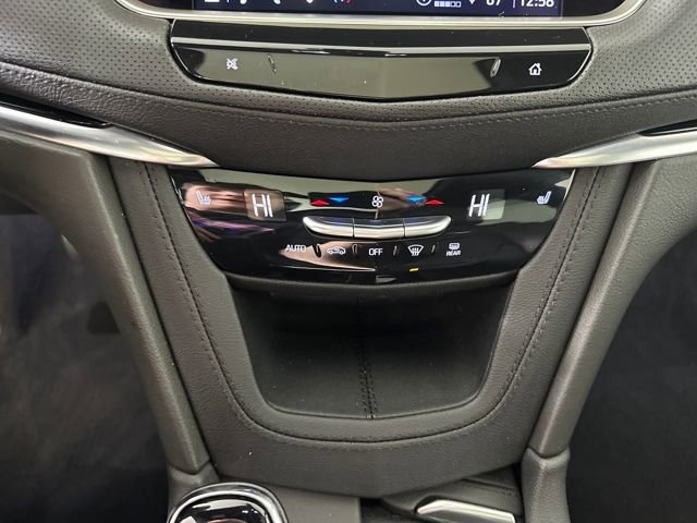 Used 2024 Cadillac XT6 Luxury image 23