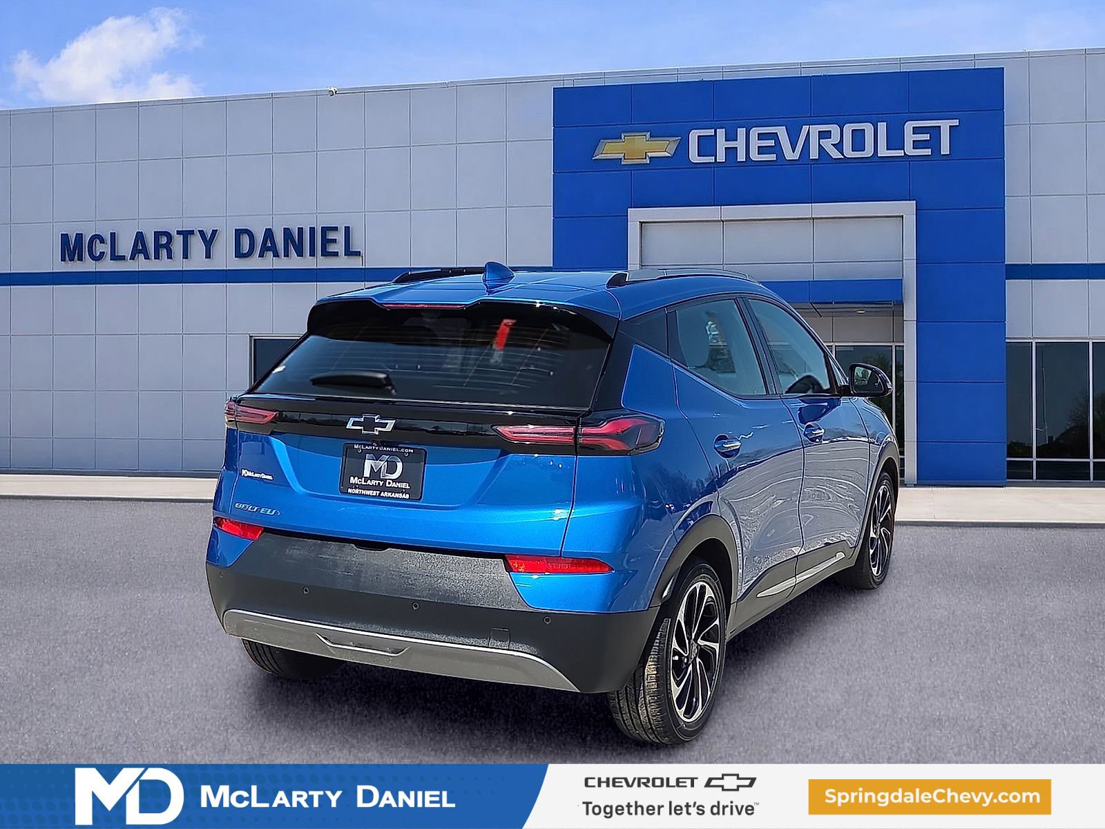 Used 2022 Chevrolet Bolt EUV Premier w/ Sun & Sound Package FWD image 5