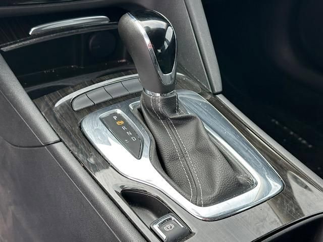 Used 2018 Buick Regal Essence w/ Driver Confidence Package #1 image 21